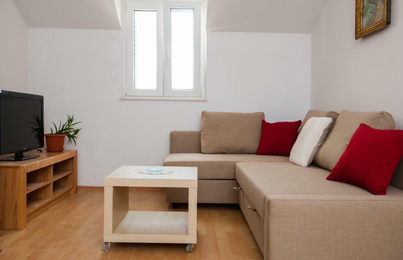 Holiday Home Koprivno Luaran gambar
