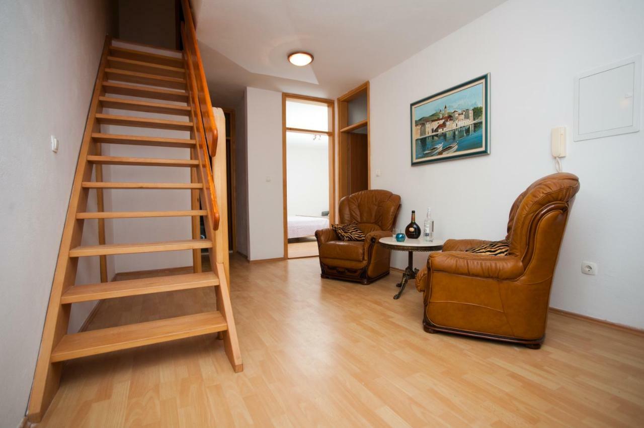 Holiday Home Koprivno Luaran gambar