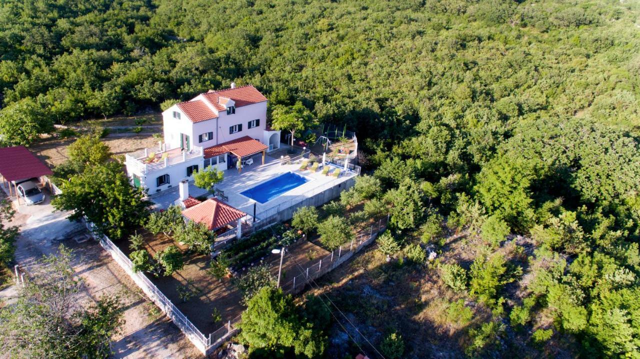 Holiday Home Koprivno Luaran gambar