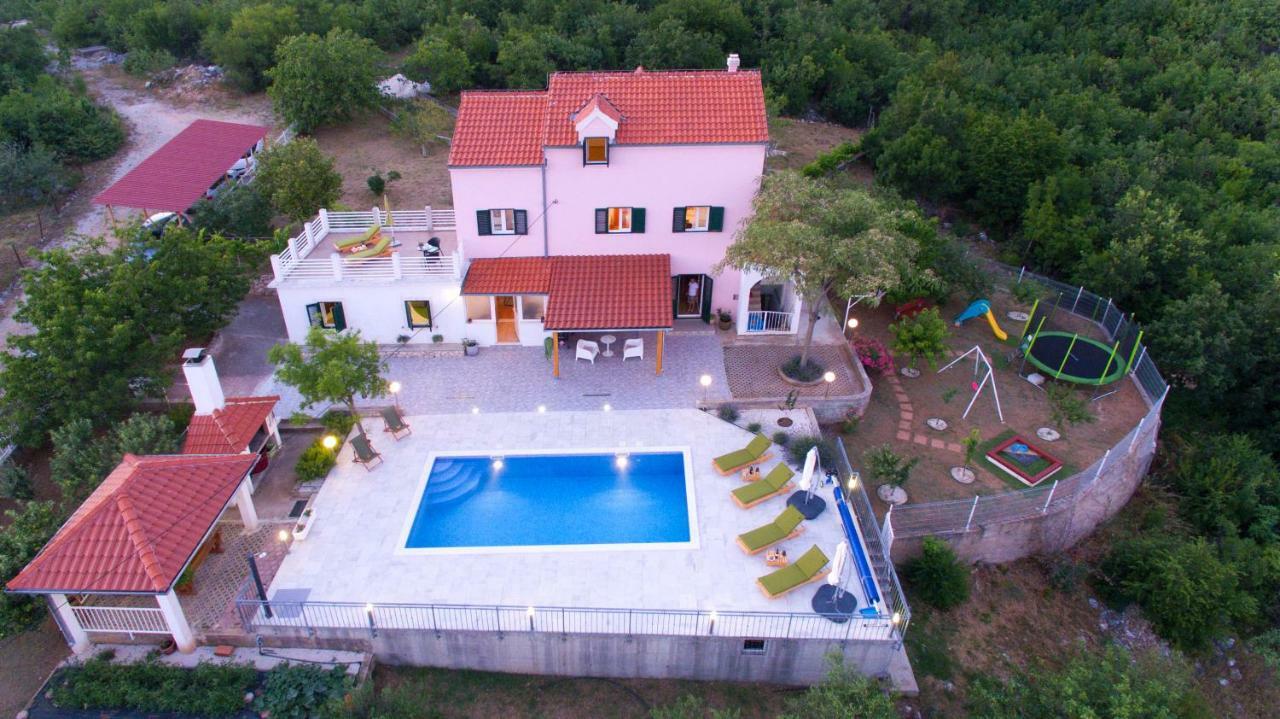 Holiday Home Koprivno Luaran gambar