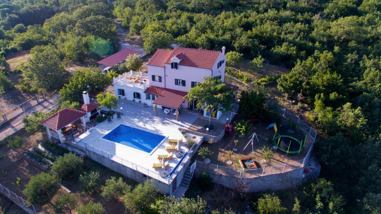 Holiday Home Koprivno Luaran gambar