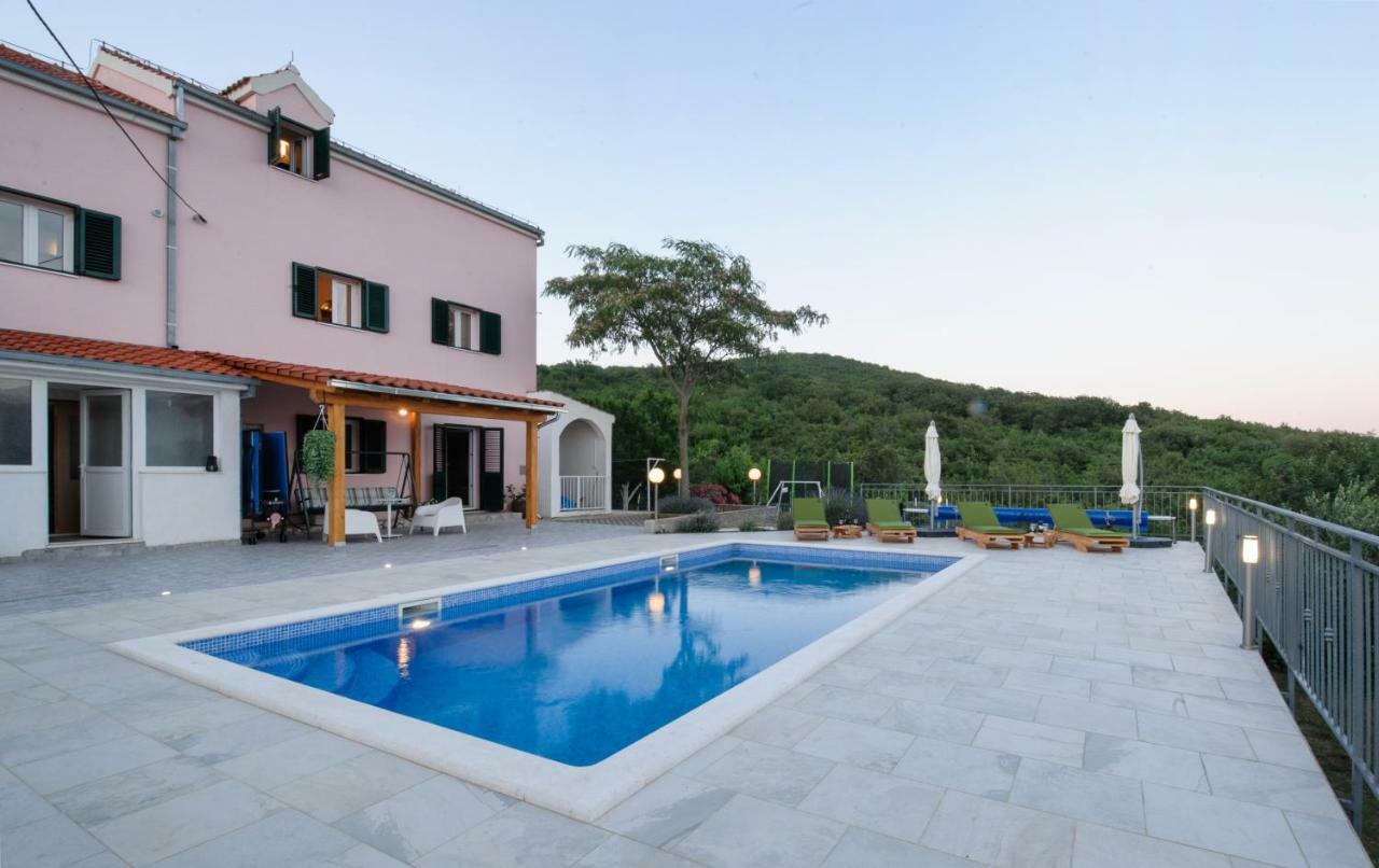 Holiday Home Koprivno Luaran gambar