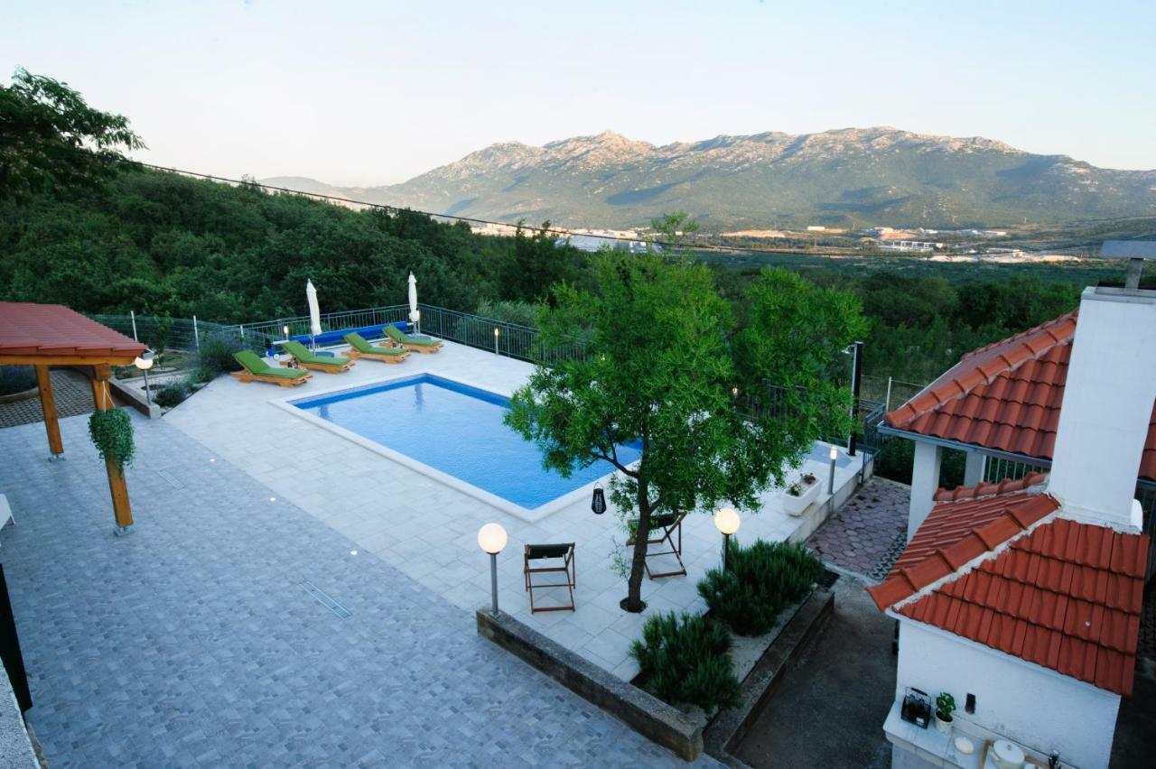 Holiday Home Koprivno Luaran gambar