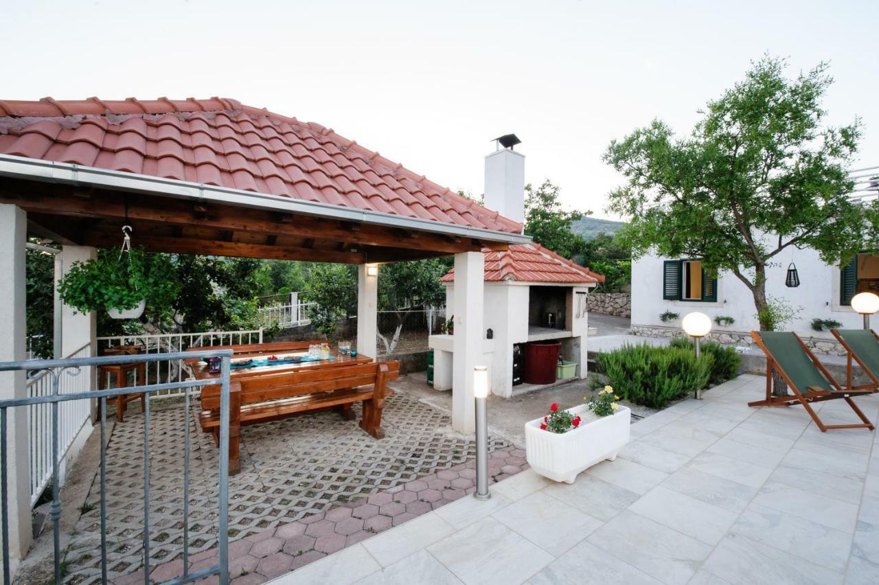 Holiday Home Koprivno Luaran gambar