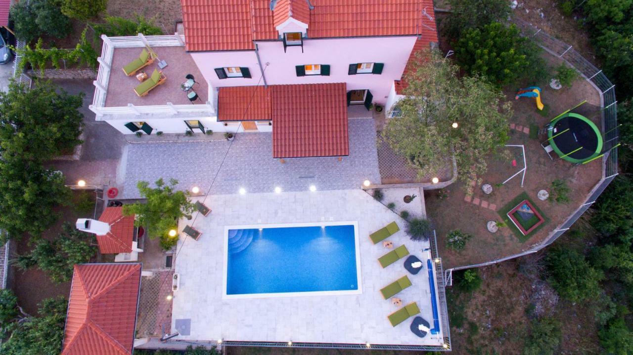 Holiday Home Koprivno Luaran gambar