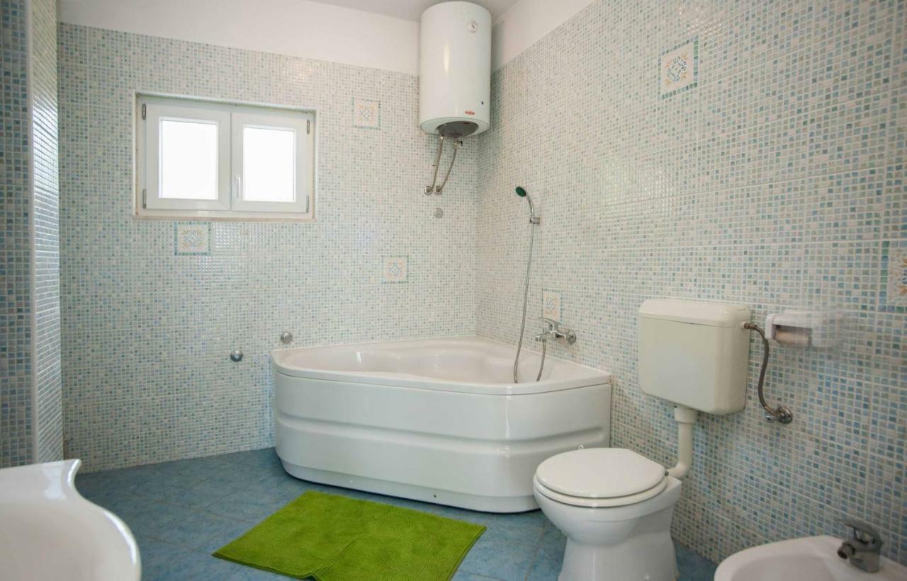 Holiday Home Koprivno Luaran gambar