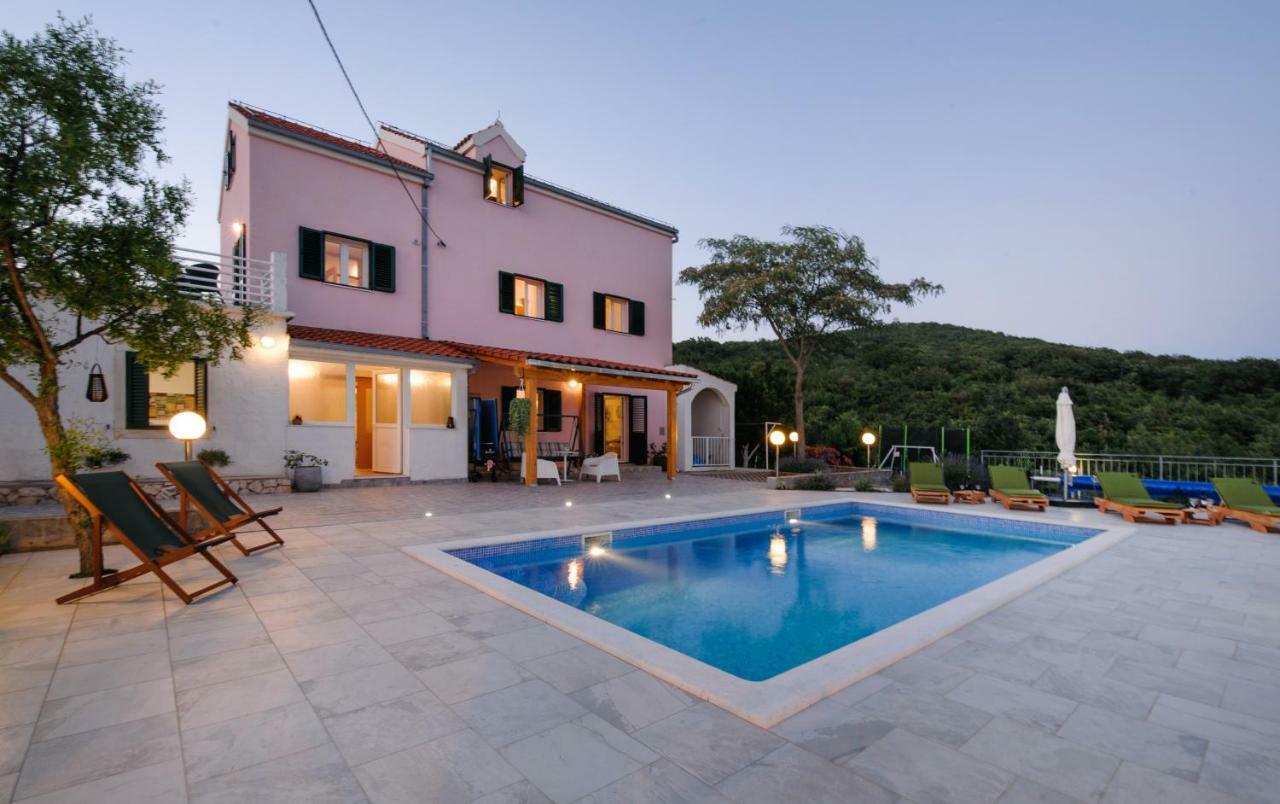Holiday Home Koprivno Luaran gambar
