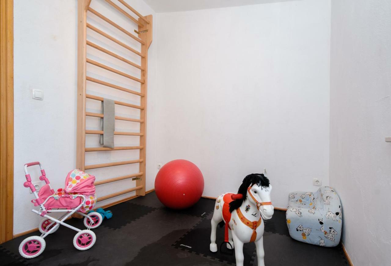 Holiday Home Koprivno Luaran gambar