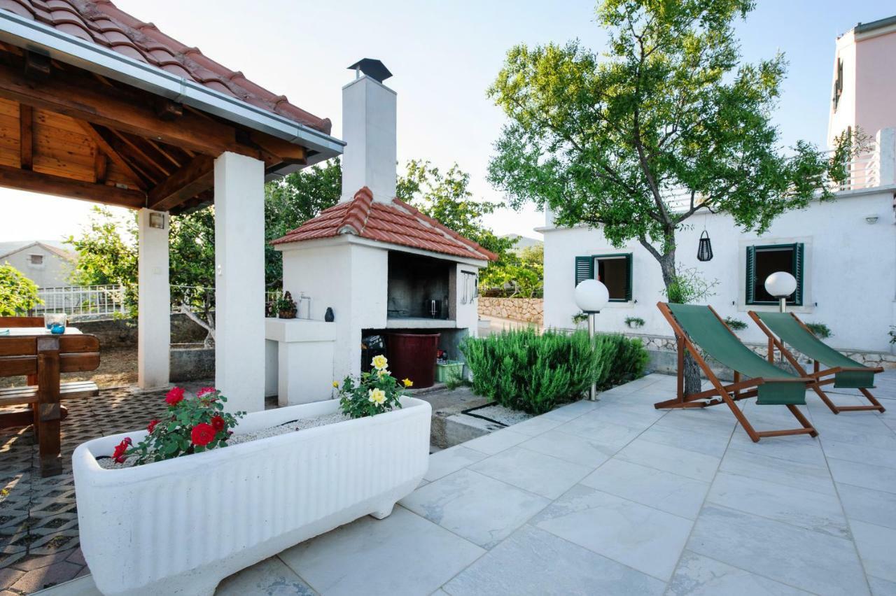 Holiday Home Koprivno Luaran gambar