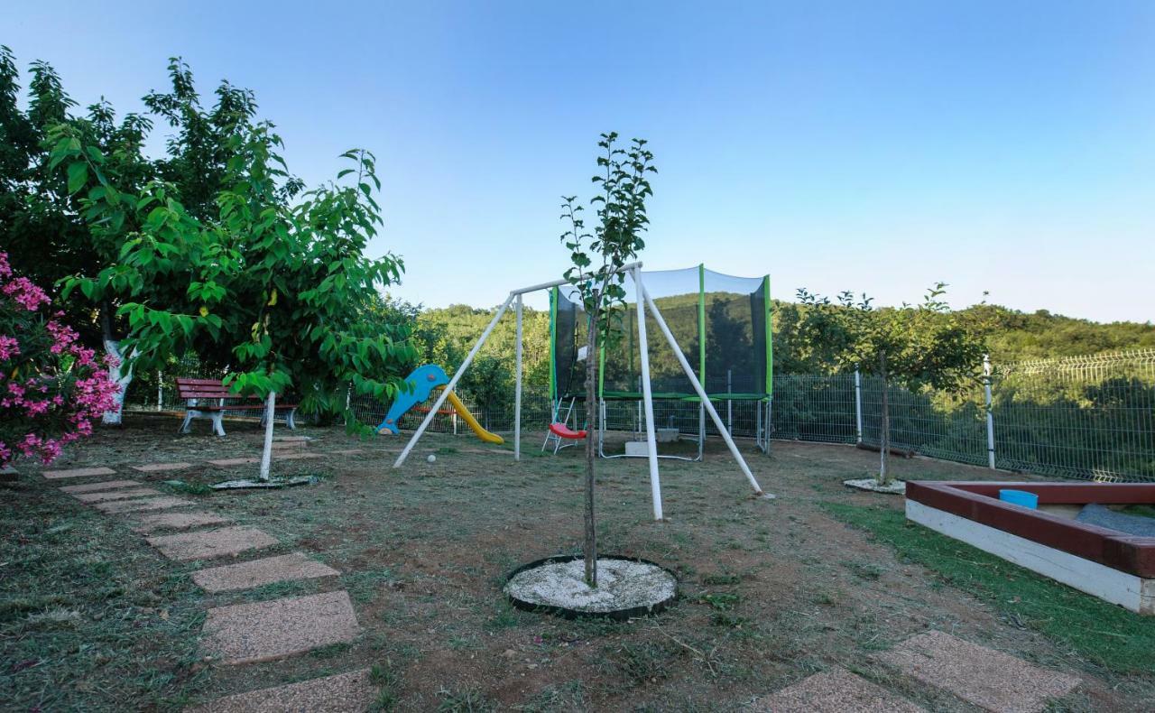 Holiday Home Koprivno Luaran gambar